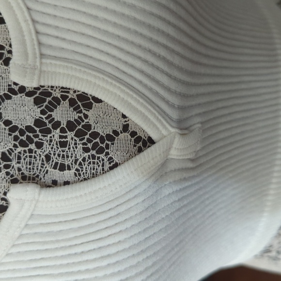 ROSE + VINE CROP TANK TOP - Picture 5 of 6